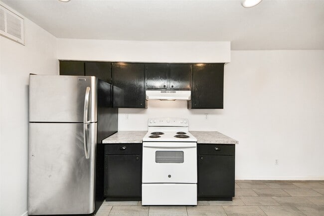 Building Photo - 12905 Woodforest Blvd