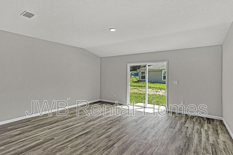 Building Photo - 14339 Gossett St