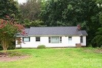 Building Photo - 2736 Peachtree Rd