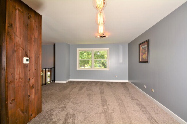 Building Photo - 1126 Honeywood Dr