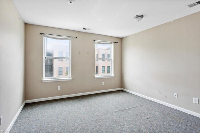Building Photo - 1839 Willington St