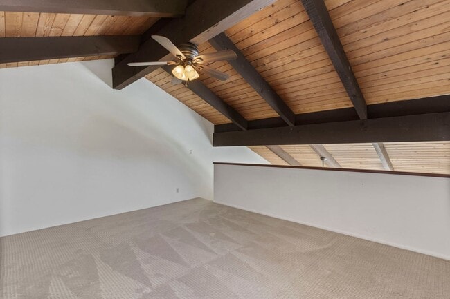 Building Photo - Completely Remodeled 3 Bed/3 Bath with Exp...