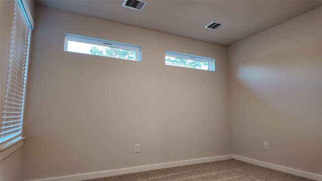 Building Photo - 8519 Blueberry Ash St