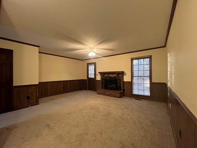 Building Photo - Dual Suites! Spacious 2BR, 2.5BA Townhome Near NCSU!