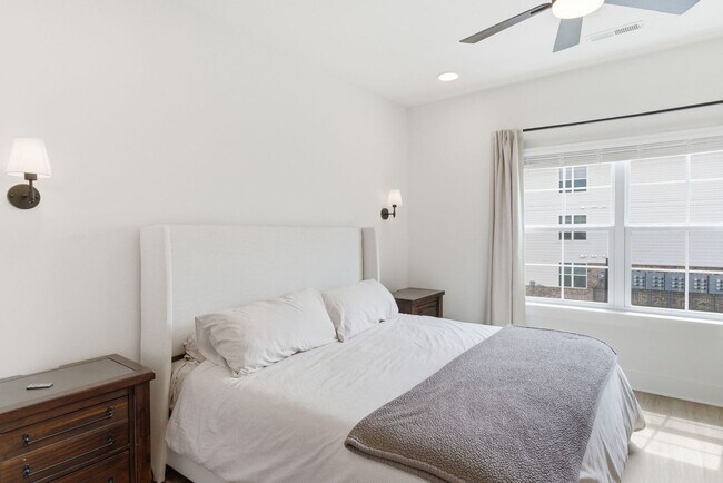 Building Photo - Modern Townhome in Madison