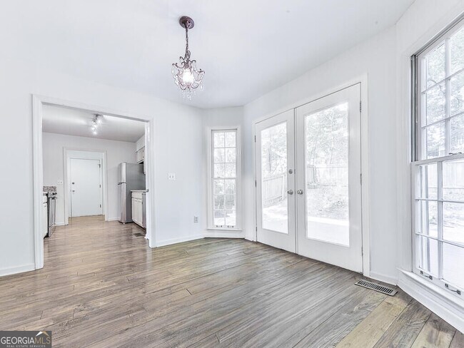 Building Photo - 1540 Brookcliff Cir