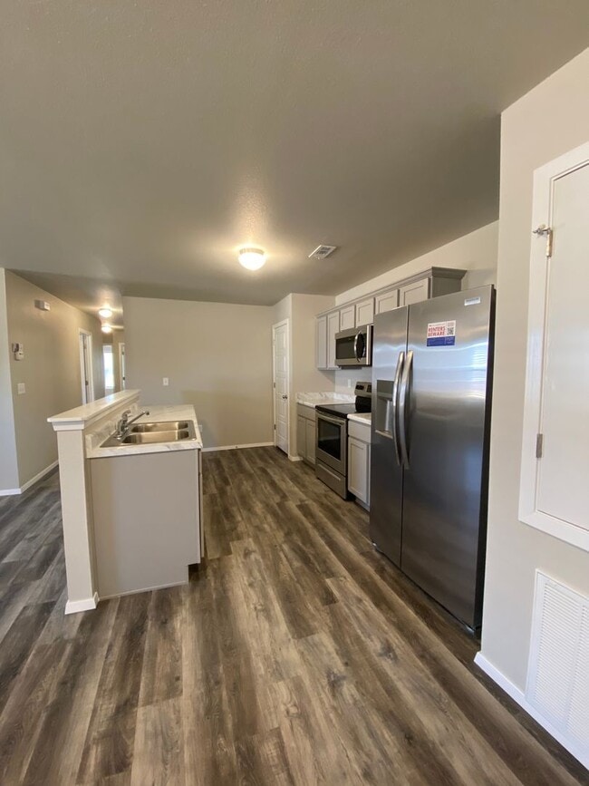 Building Photo - Available Now!! Modern Comfort & Convenience – 3 Bed, 2 Bath Duplex in Lawlis Ranch