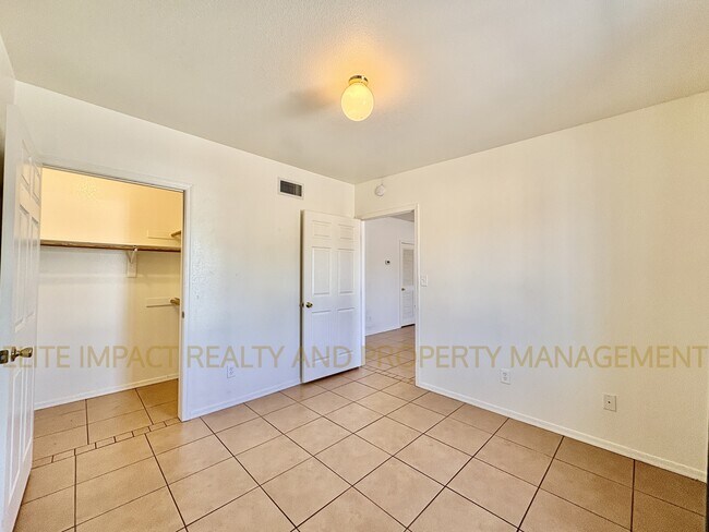 Building Photo - 1312 W Yavapai St