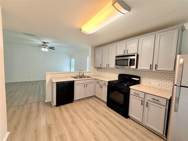 Building Photo - 1148 Shadow Creek Blvd