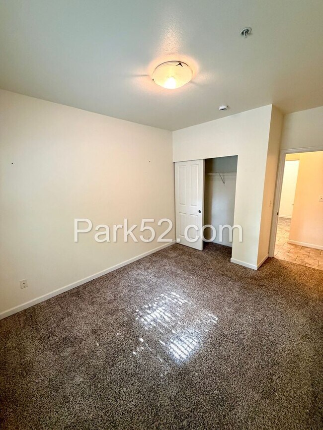 Building Photo - 2 Bedroom Plus Office Condo in DuPont!