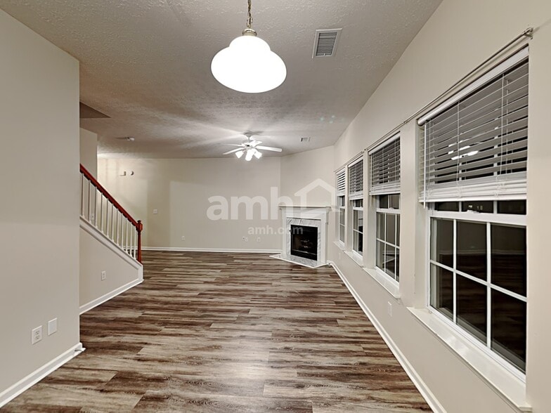 Building Photo - 1007 Rutherford Way