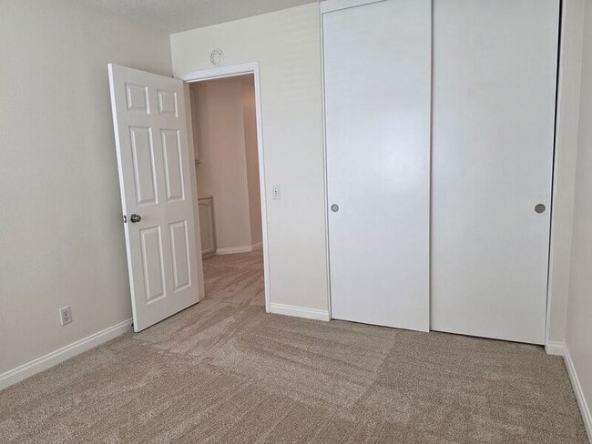 Building Photo - 27875 Avenida Armijo