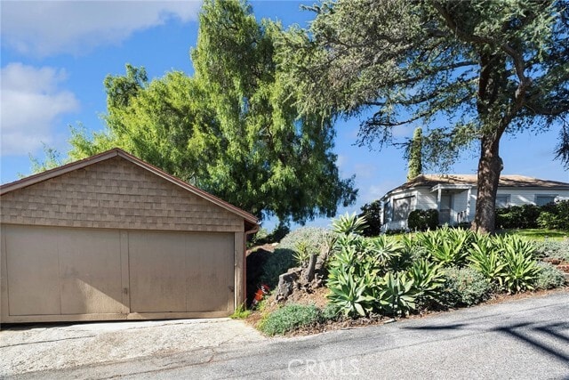 Building Photo - 1473 Vista Del Valle Way