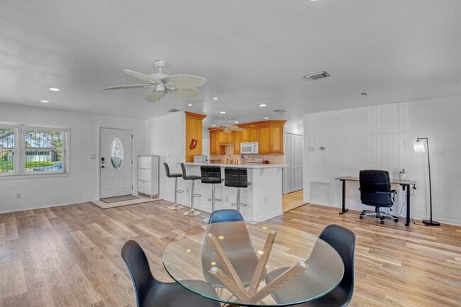 Building Photo - 301 41st Ave