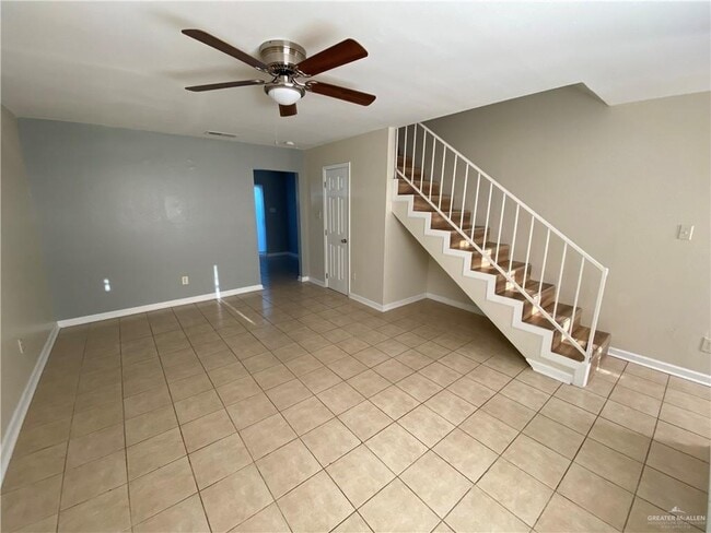 Building Photo - 10-25 1/2 N 25 1/2 St