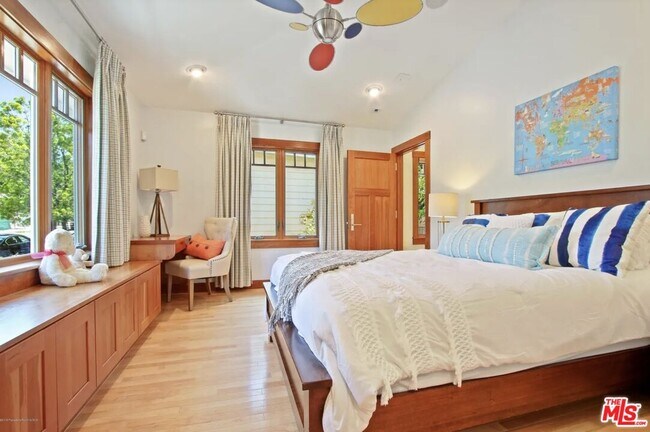 Building Photo - 130 S Arroyo Blvd