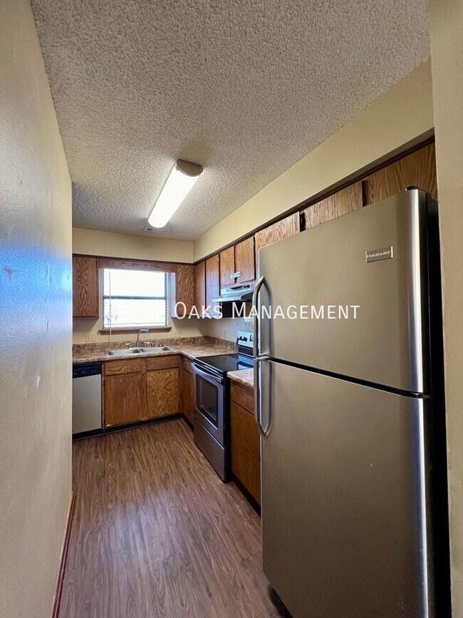 Building Photo - 4102 N Sunflower Cir