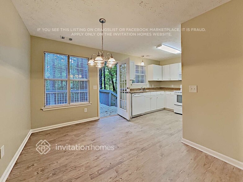 Building Photo - 6065 Savannah Dr