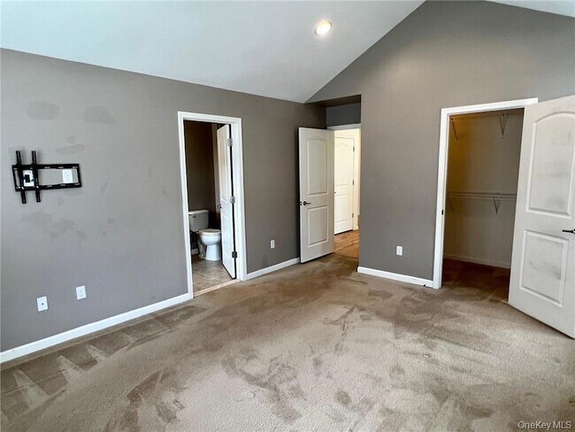 Building Photo - 95 Meadow View Dr