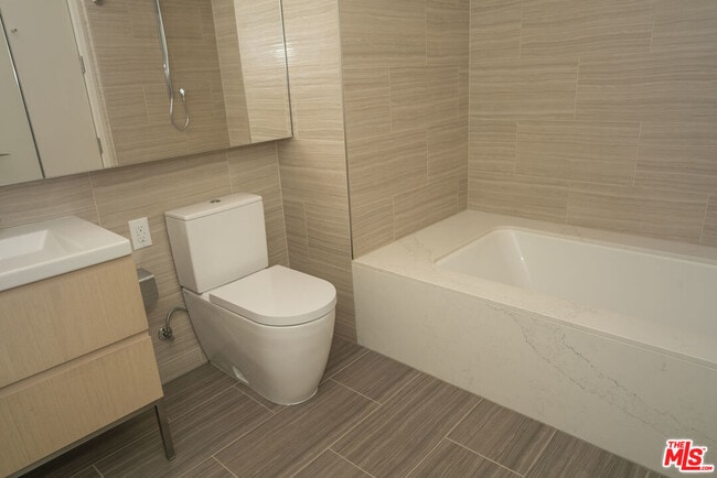 Building Photo - 877 Francisco St