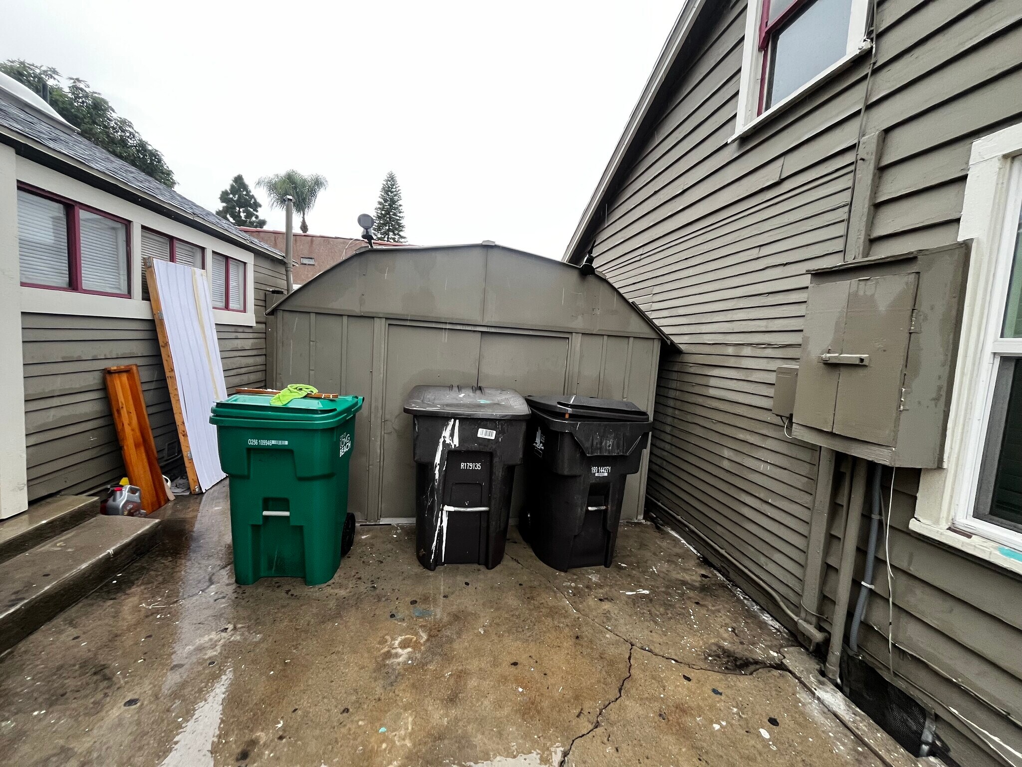 Building Photo - 201 E Eagle St