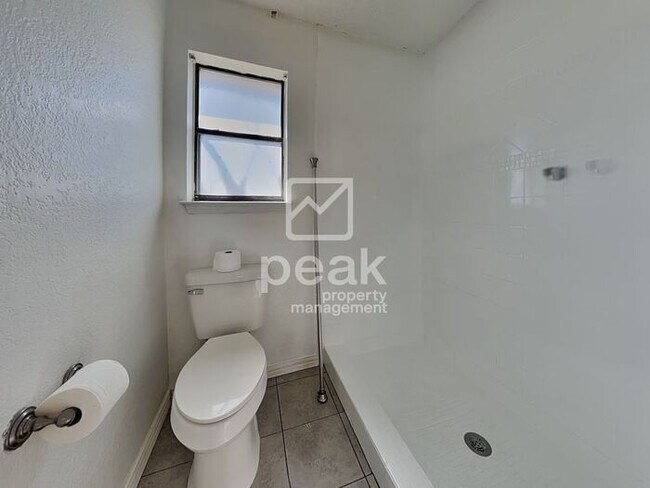 Building Photo - $2199! 3 Bed 2 Bath in Watauga! All appliances INCLUDED!