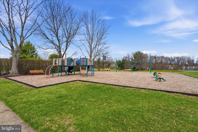 Building Photo - 496 Revere Dr