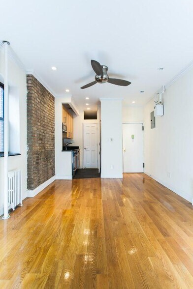 Building Photo - 493 Second Ave (27th & 28th St), #12