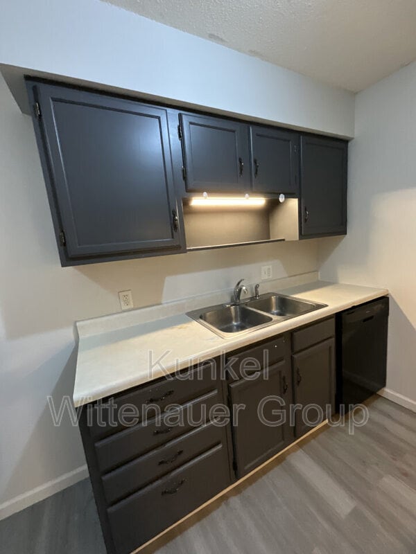 Building Photo - 1320 N 1st St