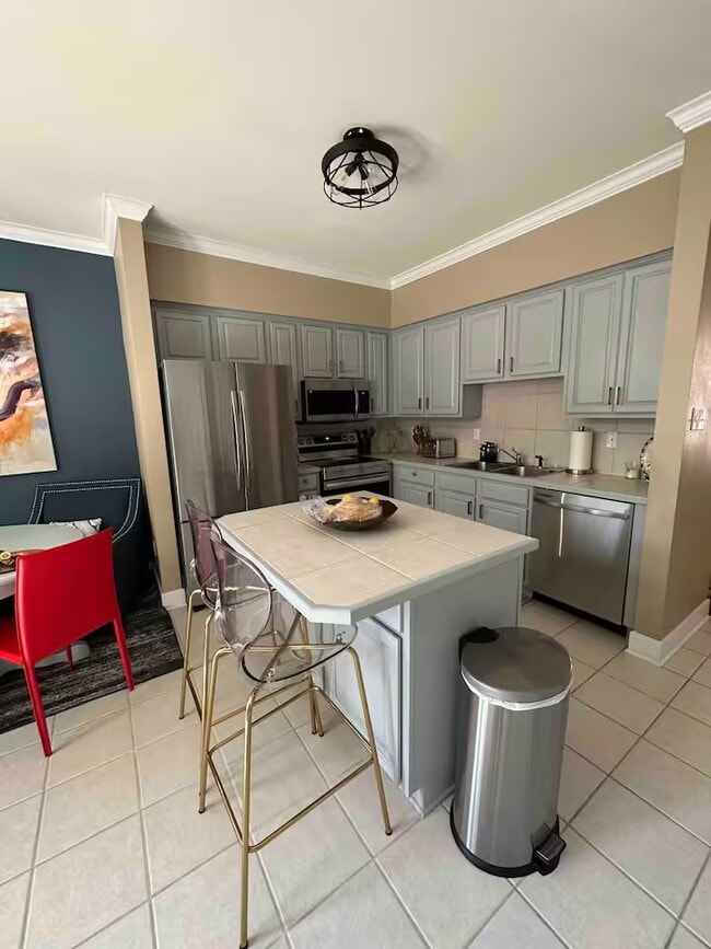 Building Photo - 2210 Christian St