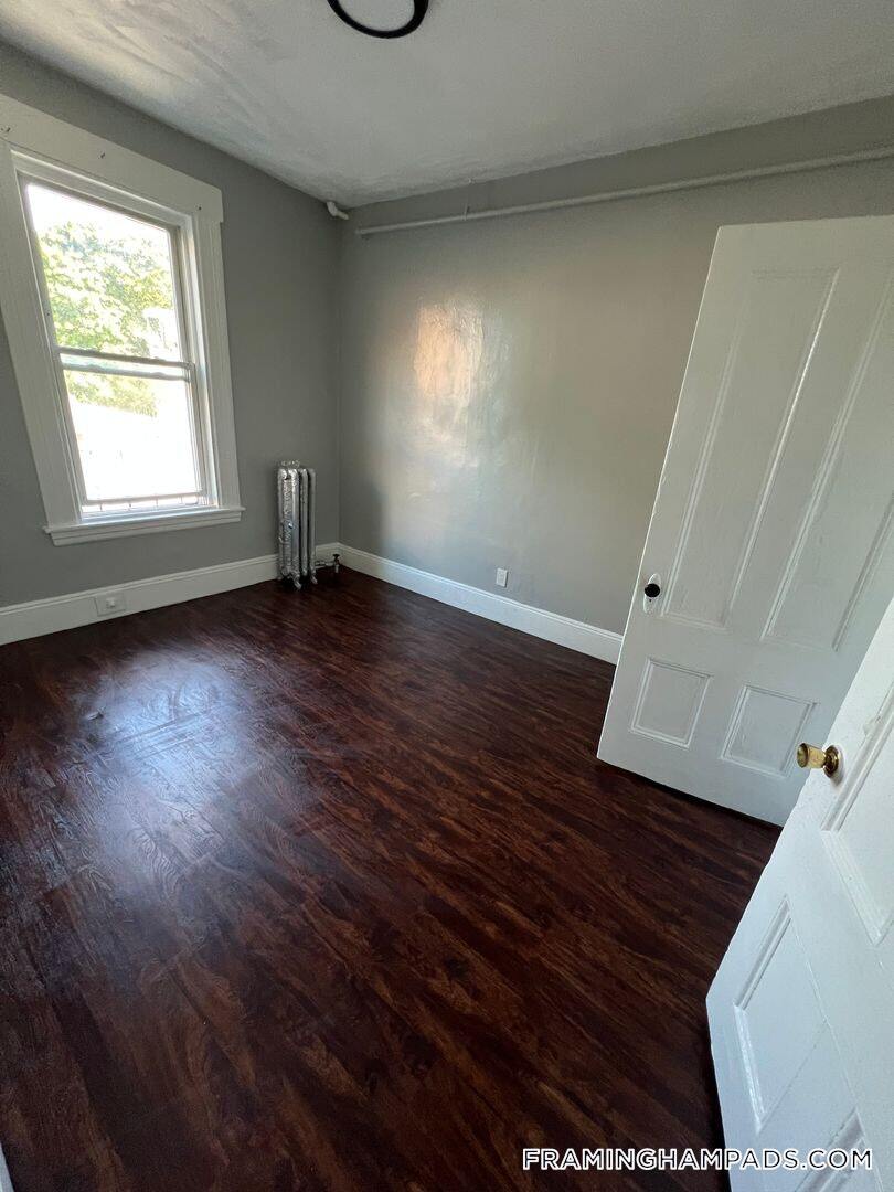 Building Photo - 64 Hollis St