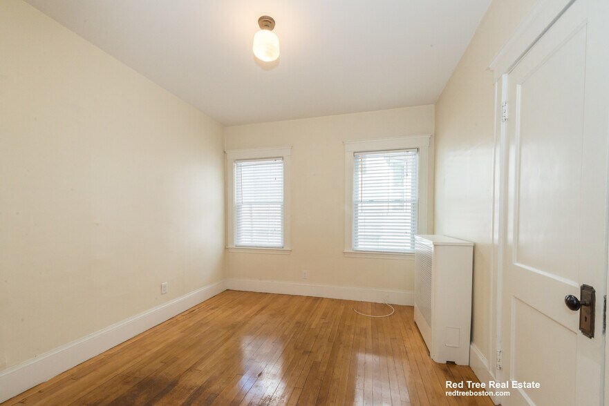 Building Photo - 31 Champney St