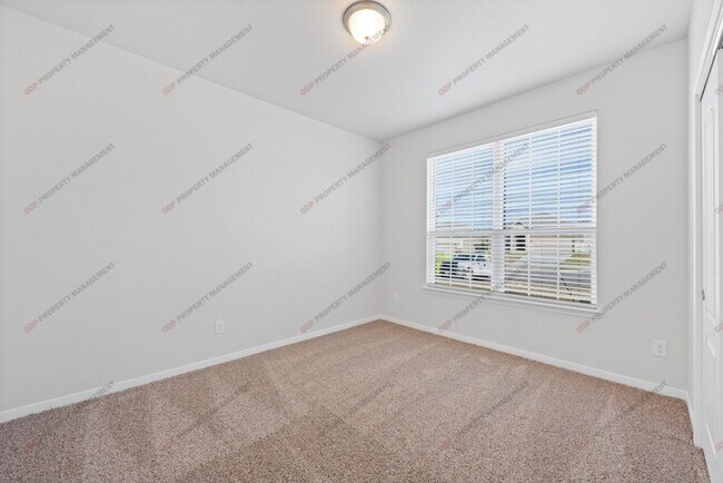 Building Photo - $250 OFF FIRST MONTHS RENT