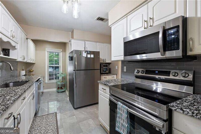 Building Photo - 2674 Farmstead Rd