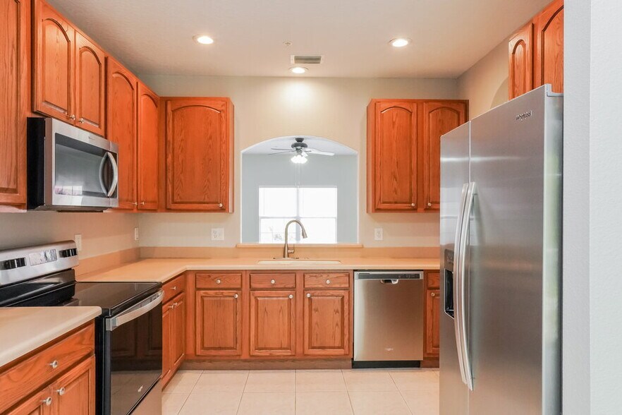 Building Photo - 8749 Silk Bay Pl