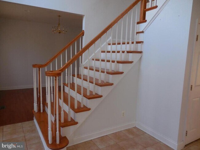 Building Photo - 6 Palmer Ct