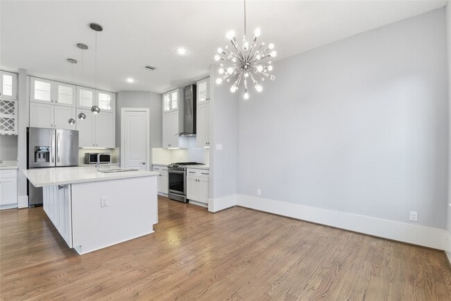 Building Photo - 1716 Ovid St