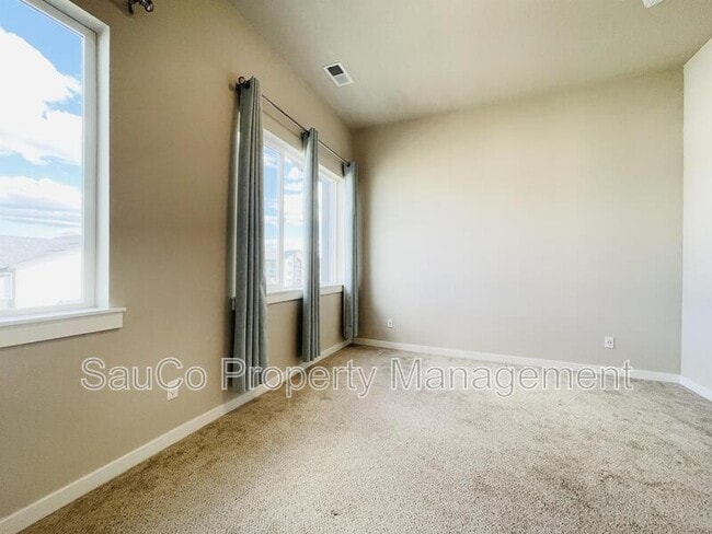 Building Photo - 17153 SW Woodpecker Ln