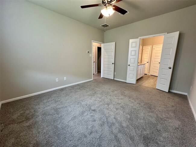Building Photo - 10419 Astor Pt Trl