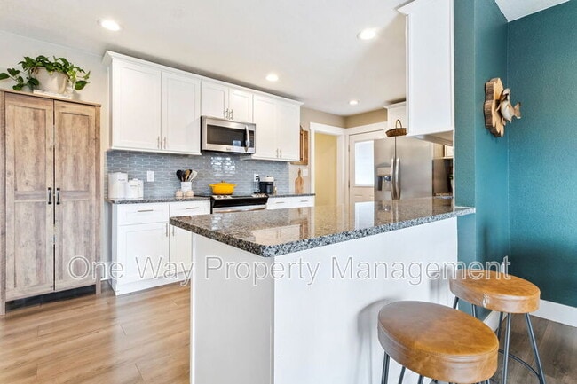 Building Photo - 918 Woodbine Dr