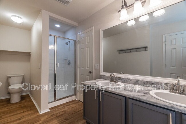 Building Photo - 802 Amber Knoll