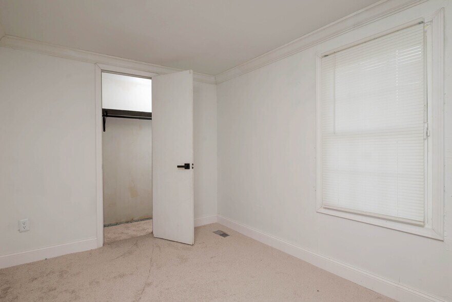 Building Photo - 3815 Dorothy Dr