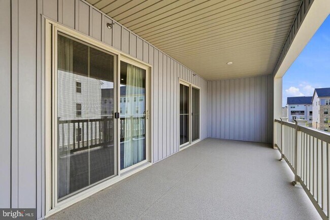 Building Photo - 24274 Thurso Sq