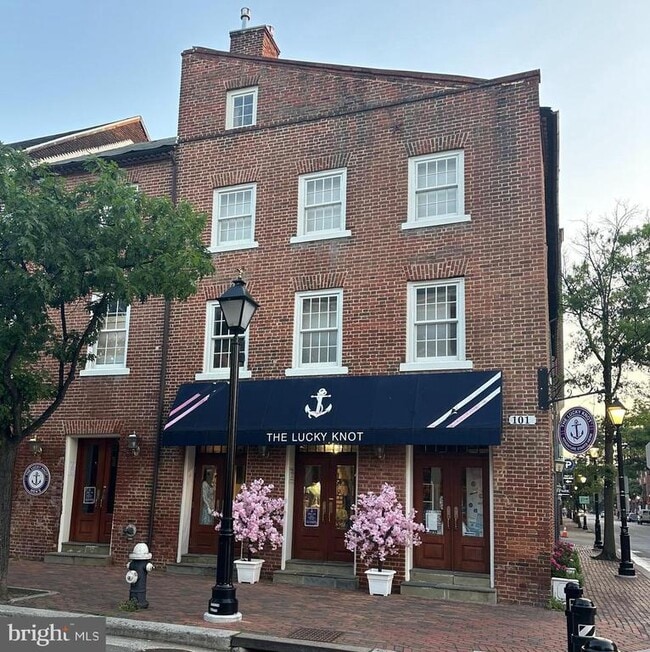 Building Photo - 100 N Union St