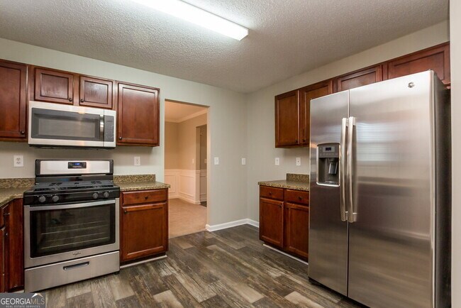 Building Photo - 6973 Foxmoor Way