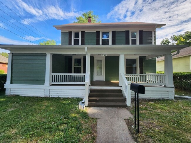 Building Photo - Spacious 5-Bedroom, 2-Bathroom Home AVAILA...