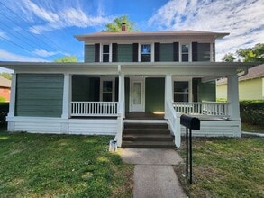 Building Photo - Spacious 5-Bedroom, 2-Bathroom Home AVAILA...