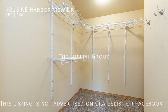 Building Photo - 3-bedroom, 3.5-bathroom charmer in Poulsbo!