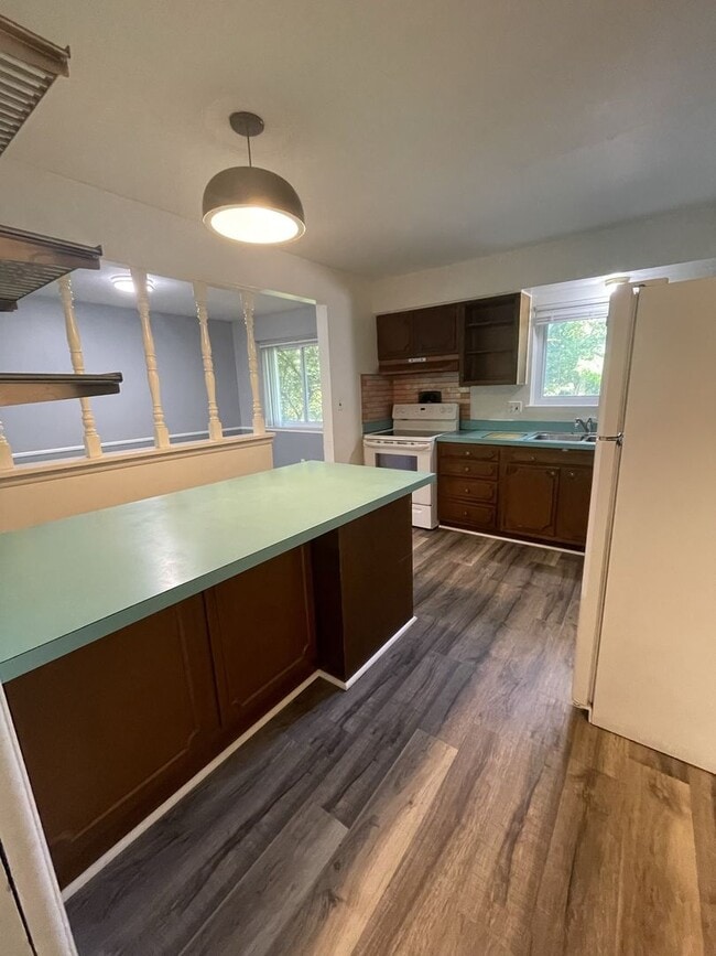 Building Photo - Spacious Four Bedroom Home Available Summer of 2026!