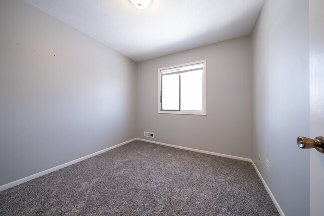 Building Photo - 7677 Whitney Dr